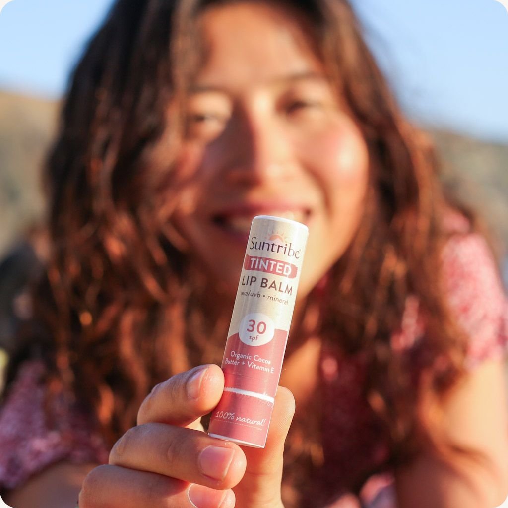 Suntribe tonuotas lūpų balzamas SPF 30